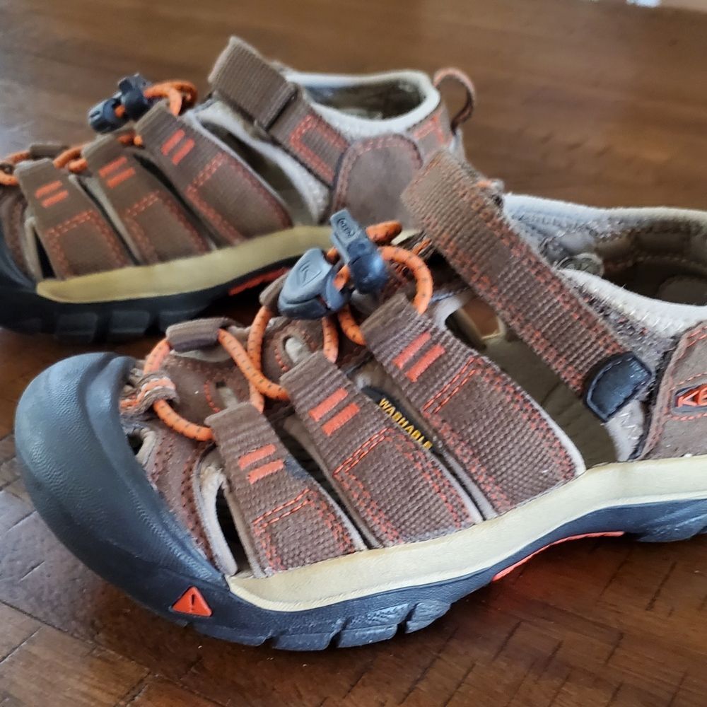 EUC KEEN Boy's Brown and Orange Waterproof Adventure Sandals - Size 13 - Picture 4 of 6